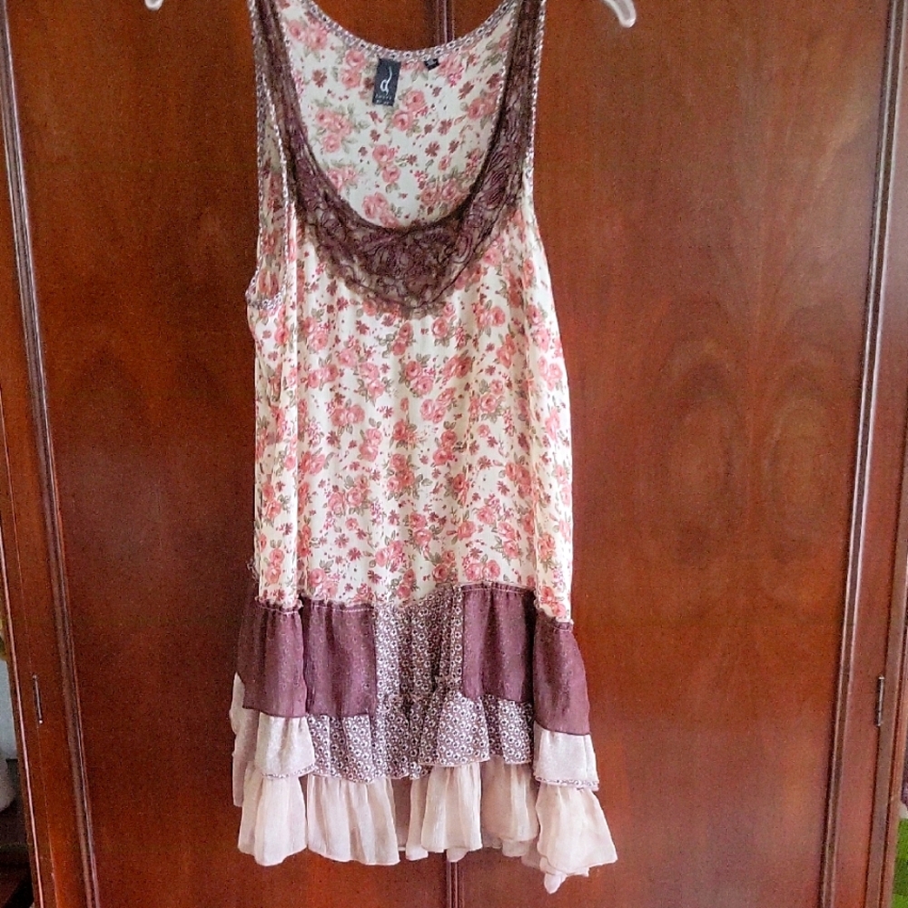 Sleeveless tunic